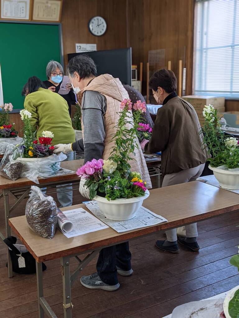 明和町商工会の寄植え講座