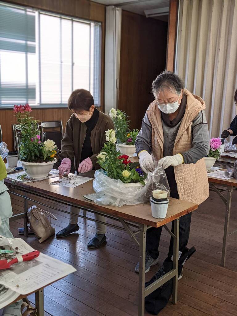 明和町商工会の寄植え講座