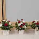 クリスマスバージョンアレンジフラワーです。