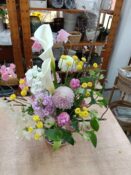 カラー・トルコキキョウ・東海桜でアレンジフラワー